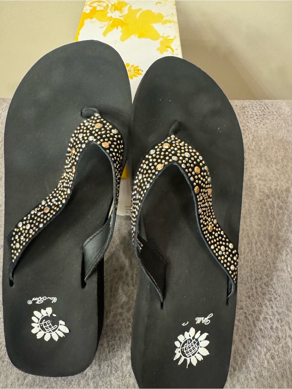 YELLOW BOX Women's Black Embellished Flip Flop Sandals
